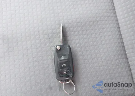 2017 Volkswagen Jetta 1.4T S z USA, uszkodzony, nr VIN 3VW2B7AJ4HM400684